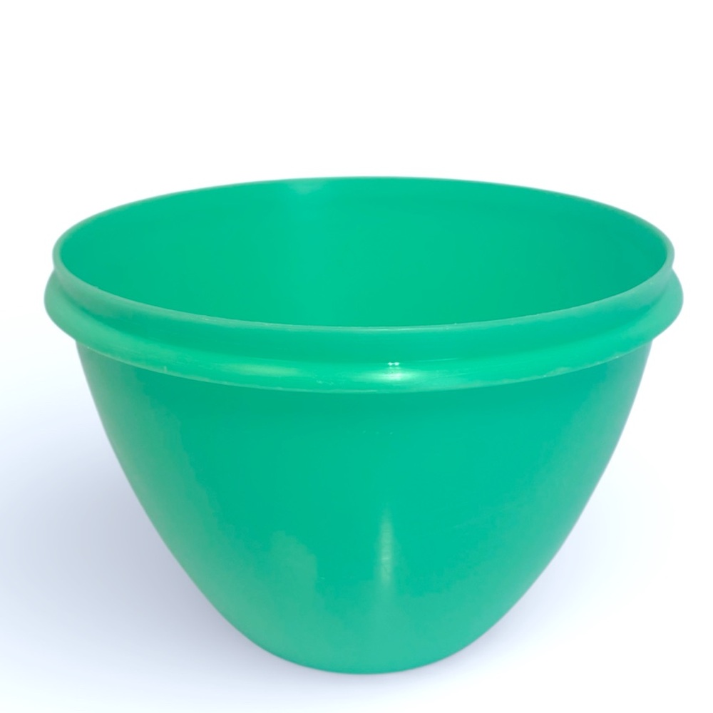 Vintage 1980’s Classic Green Lettuce Crisp-It Tupperware Bowl.  Made in USA.